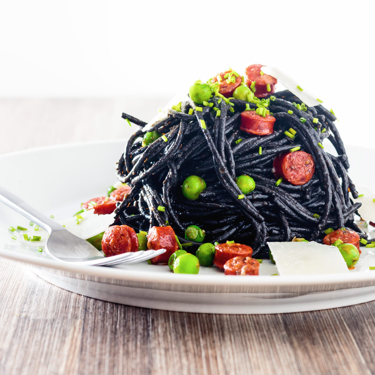 squid-ink-pasta-with-shrimp-cherry-tomatoes-platings-pairings