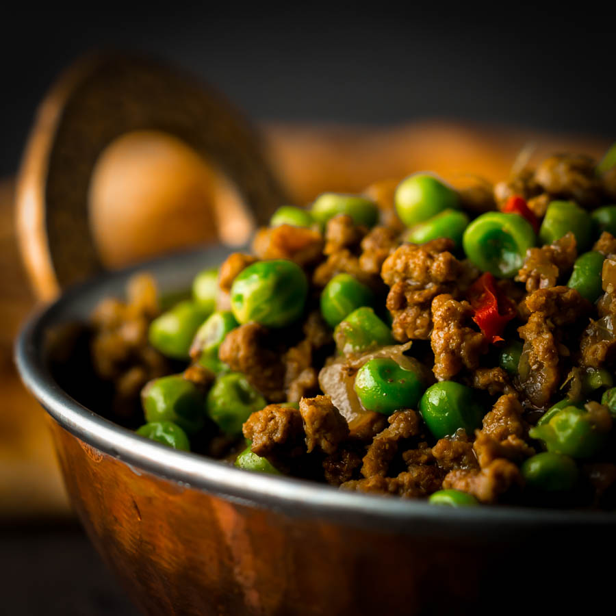 Keema Matar Keema matar is a classic Bangladeshi/Pakistani curry featuring lamb or mutton and peas in a delightfully simple spicy fragrant gravy.