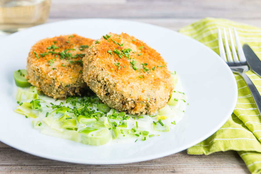 Sardine and Salmon Fish Cakes With Creamed Leeks These wonderful sardine and salmon fish cakes are packed full of great spring flavours and come served with fantastic creamed leeks.