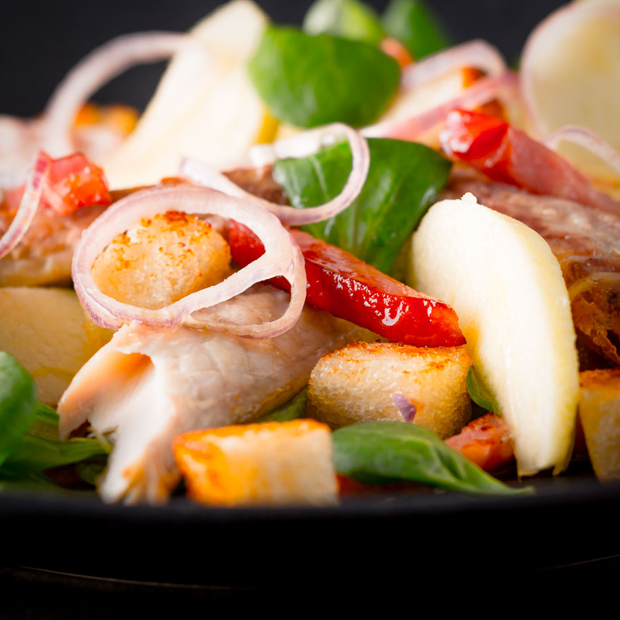 Smoked Mackerel Salad with Apple and Bacon Apple and Mackerel are a wonderful combination and bacon makes everything better so this smoked mackerel salad with apple and bacon has you covered!