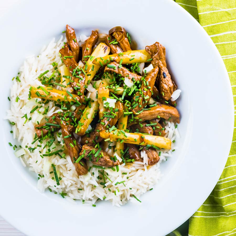 Beef With Oyster Sauce and White Asparagus Beef with oyster sauce is an ever-green takeaway favourite, my fakeaway version is ready in just 20 minutes and features wonderful white asparagus!