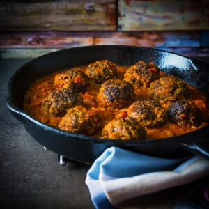These glorious Indian inspired venison meatballs are served with a masala style sauce and all cokked up in a single skillet. Get your naan breads ready!