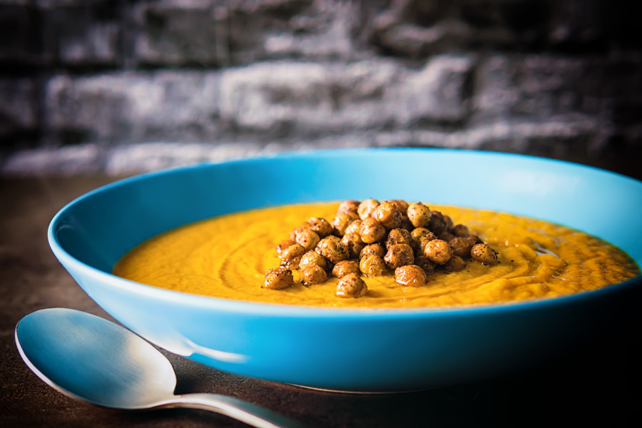 This roasted carrot soup is loaded with wonderfully spicy North African flavours and is topped with crispy sumac coated chickpeas!