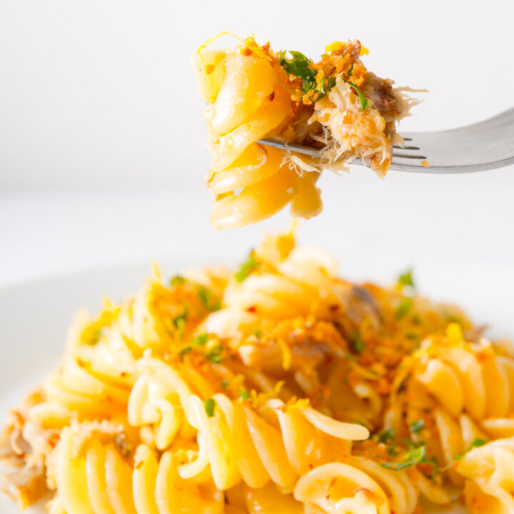 Simple, fast, frugal and packed full of flavour, this Smoked Mackerel Pasta With Chili is a delight that deserves a place at any table.