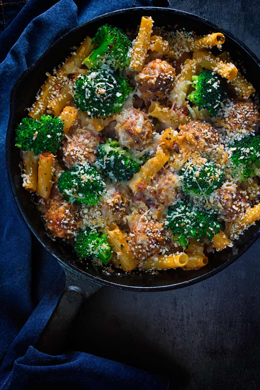 A pasta bake is such a comforting recipe and this turkey meatball pasta bake is gloriously tasty, cheesy and very very comforting!