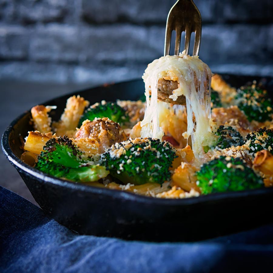 A pasta bake is such a comforting recipe and this turkey meatball pasta bake is gloriously tasty, cheesy and very very comforting!
