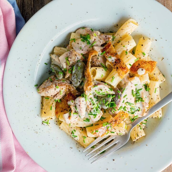 Chicken thighs provide an intense chicken flavour in this creamy lemon chicken pasta, throw in some anchovies and capers and you have a taste sensation!