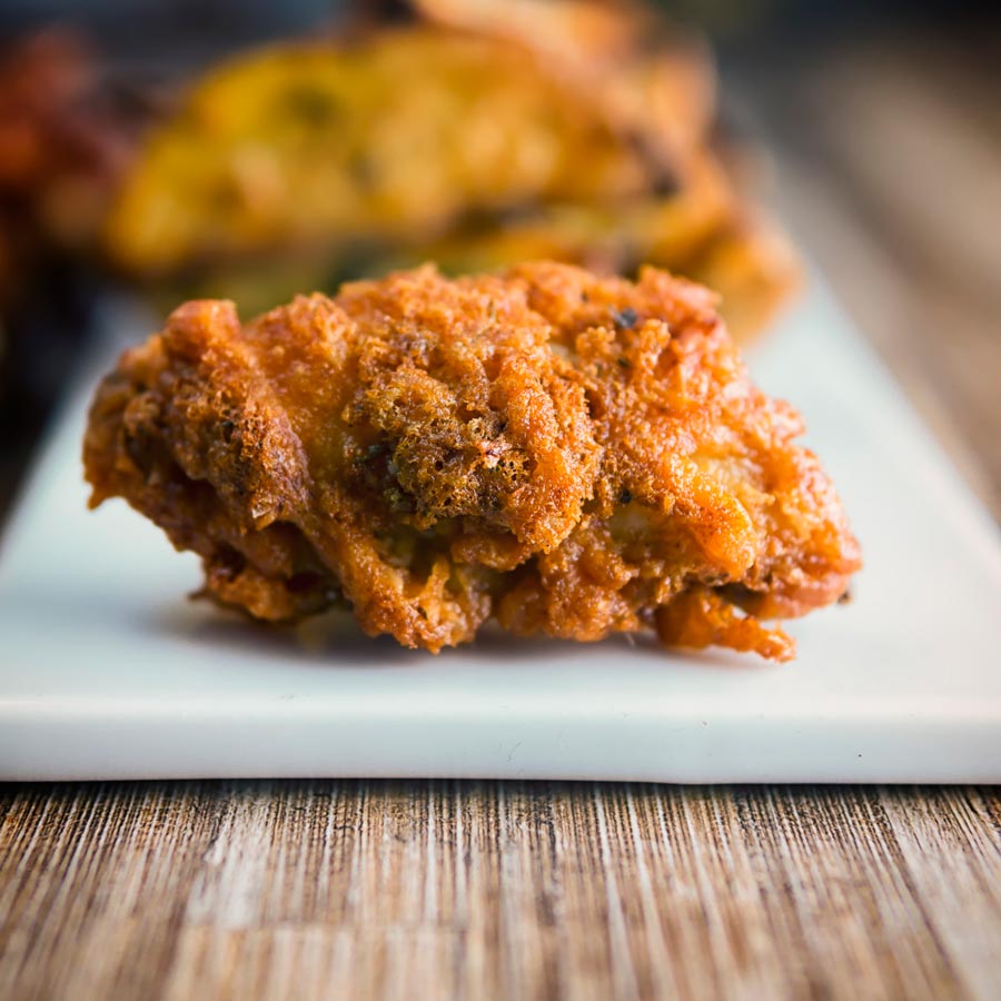 When it comes to finger food fried chicken wings are hard to beat, these come wrapped in the crispiest of crispy coatings with a healthy bit of spice!