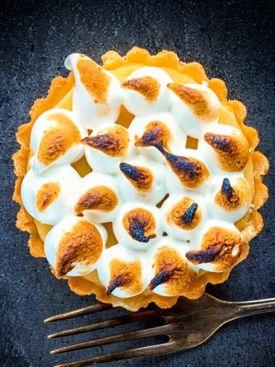 Make this mouth-watering individual lemon meringue pie for dessert tonight, this is a dessert for one so you can indulge your sweet tooth without sharing! I can not even tell you how great this flaky pastry is.
