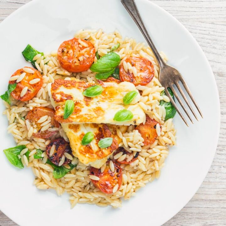 This super simple Orzo salad is both light and filling, featuring classic Mediterranean flavours like balsamic, tomato and basil it is topped with seared Halloumi cheese. The kicker is it is all done and dusted in less than 30 minutes!