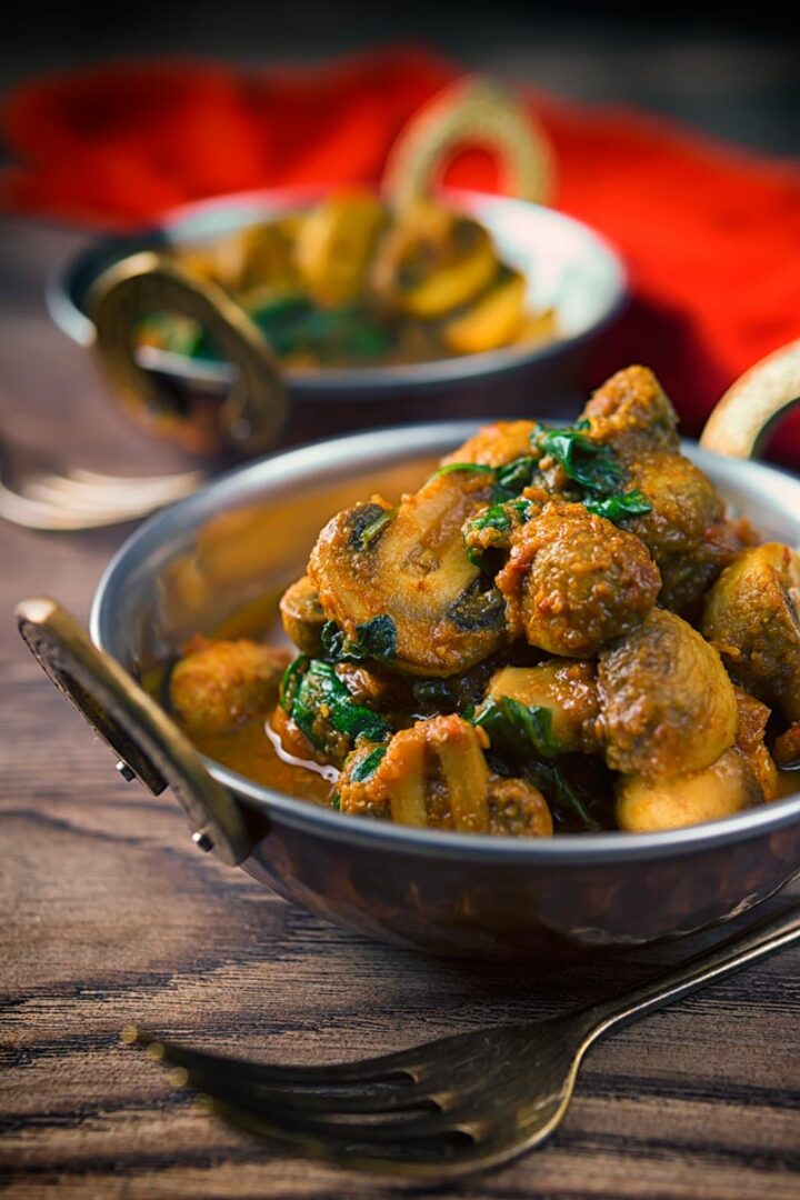 Quick Vegan Spinach and Mushroom Curry - Krumpli