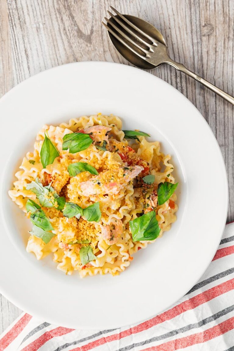 Simple Fresh Tomato and Salmon Pasta Krumpli