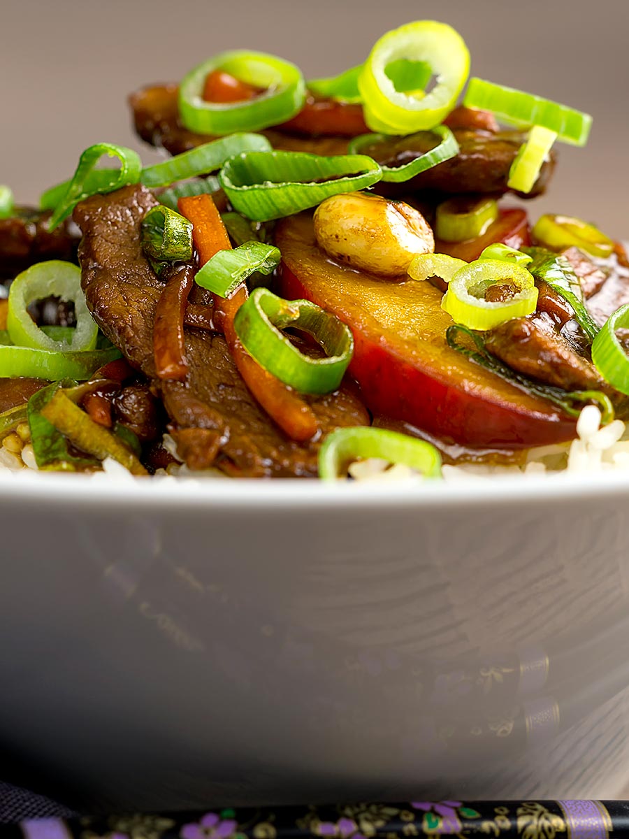 Duck Stir Fry with Fresh Plums & Peanuts - Krumpli