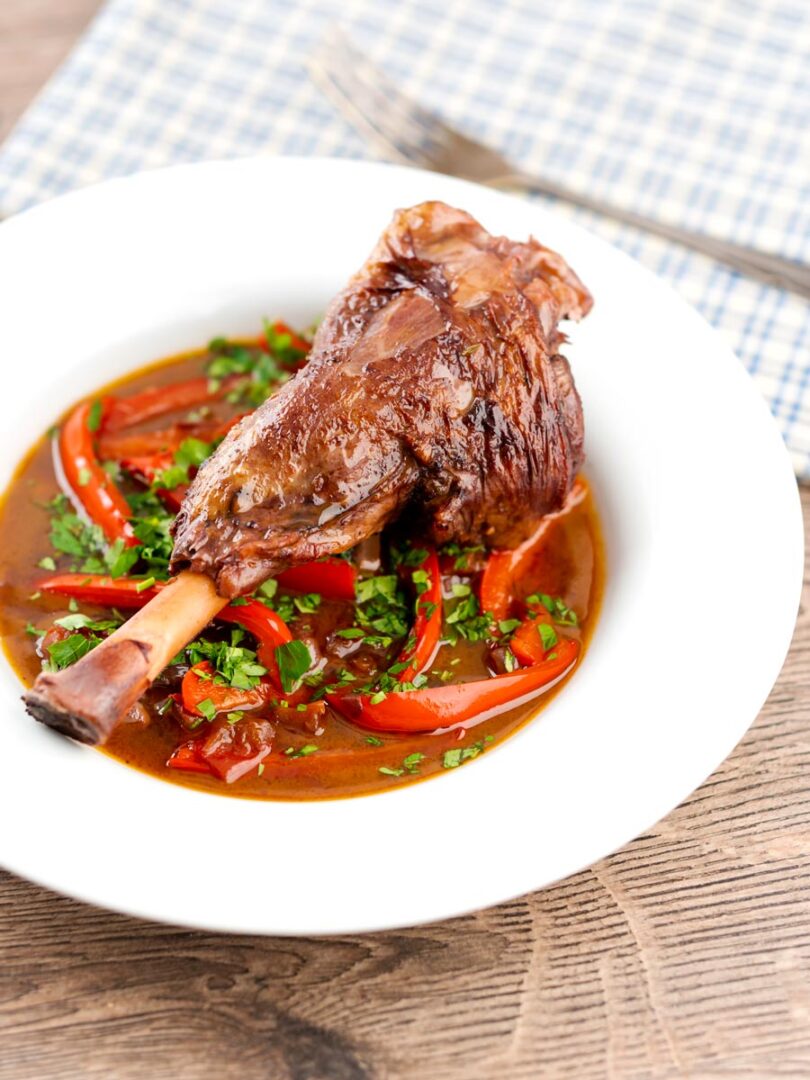 Slow Cooker Lamb Shanks in Red Wine Krumpli