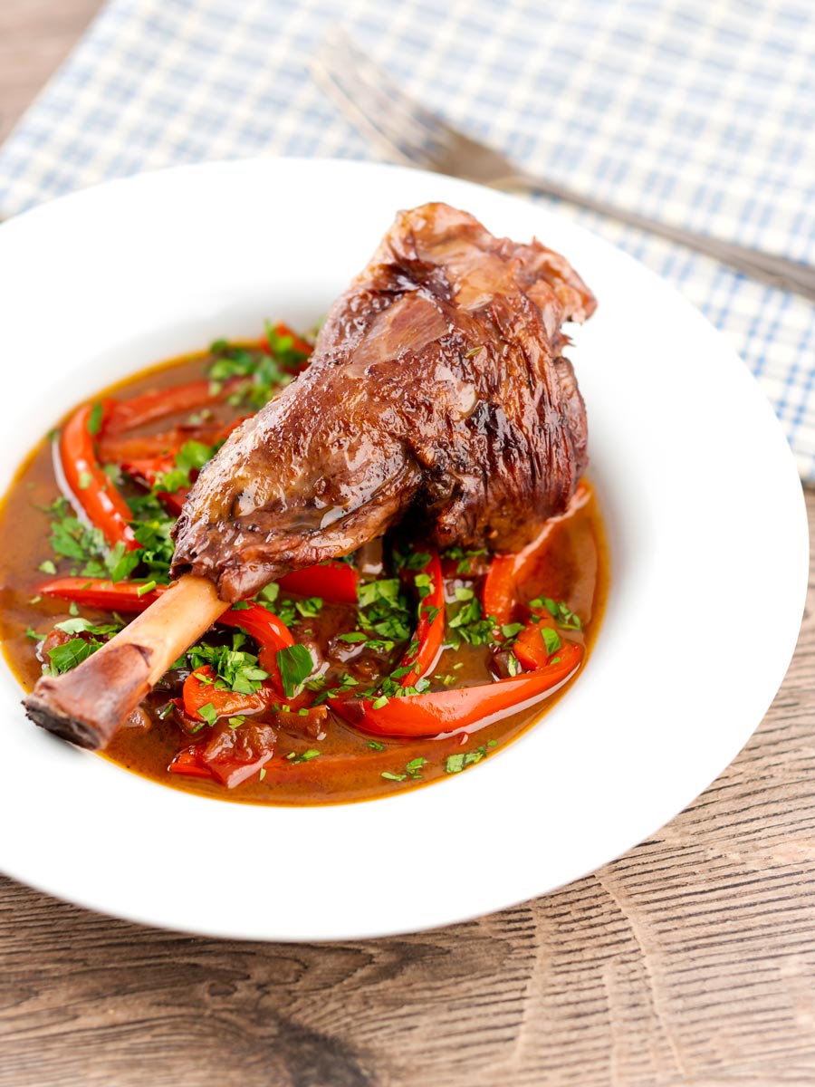 Slow Cooker Lamb Shanks in Red Wine | Krumpli