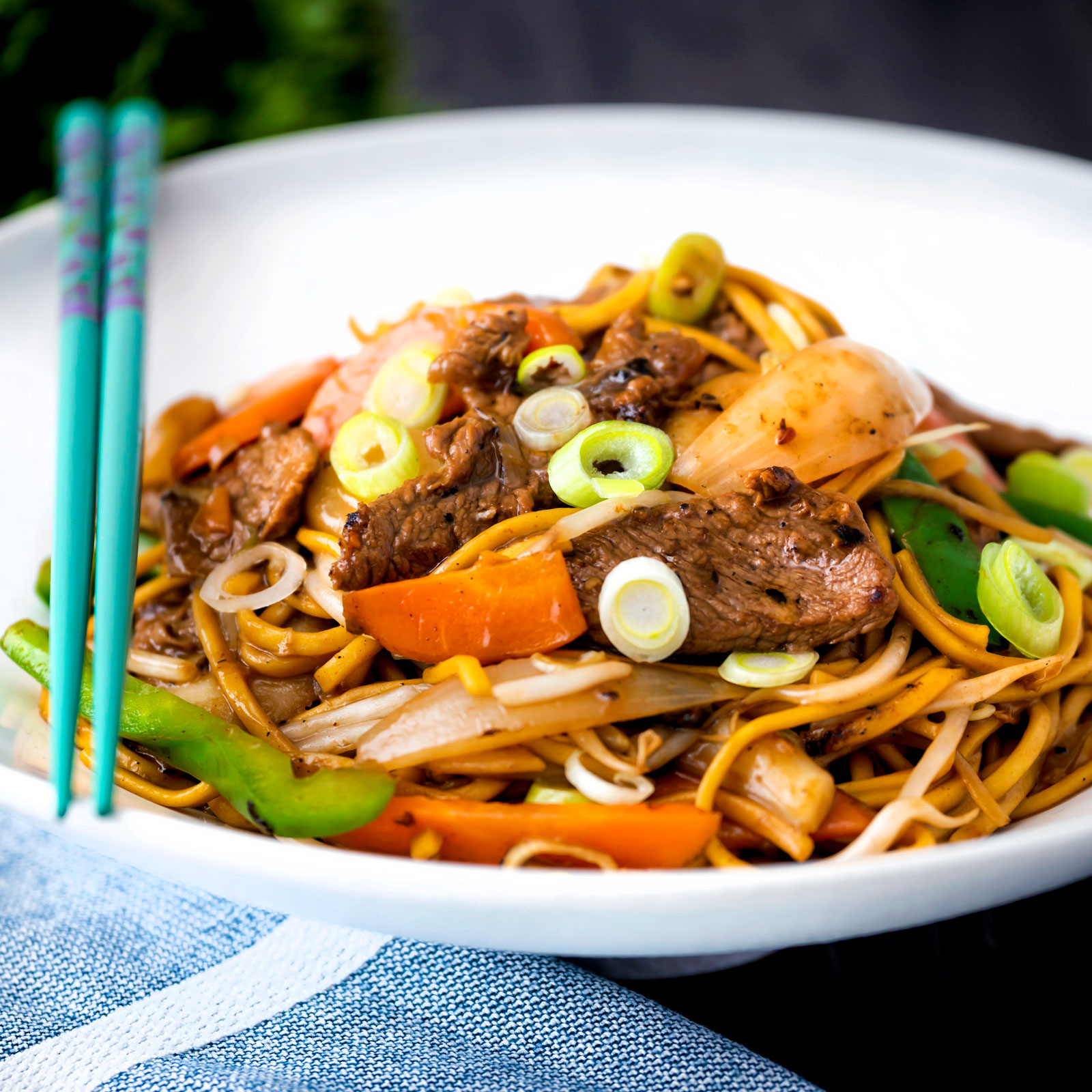 Homemade Chinese fakeaway recipe for beef chow mein noodles.