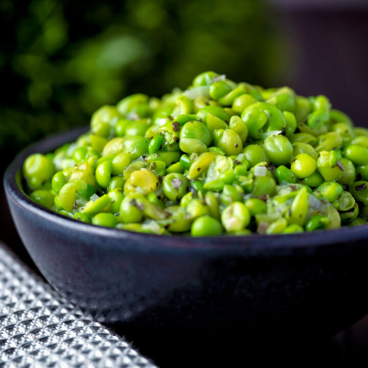 Quick and easy crushed or smashed minted peas.