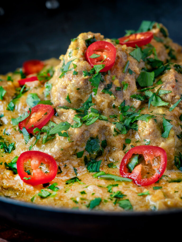 Lamb Pasanda Yoghurt and Almond Curry Krumpli