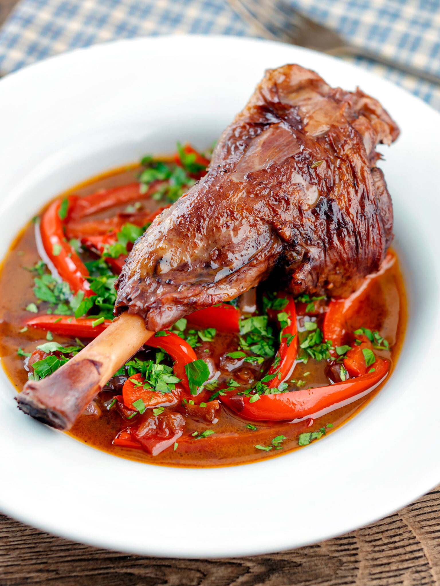 Slow Cooker Lamb Shanks in Red Wine Krumpli