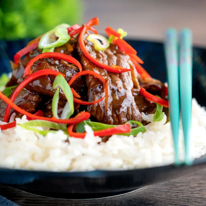 Chinese takeaway style beef in oyster sauce with rice.