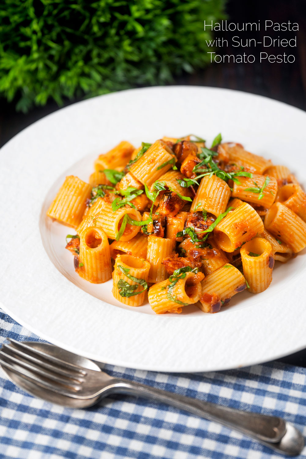 Halloumi Pasta with Red Tomato Pesto Krumpli
