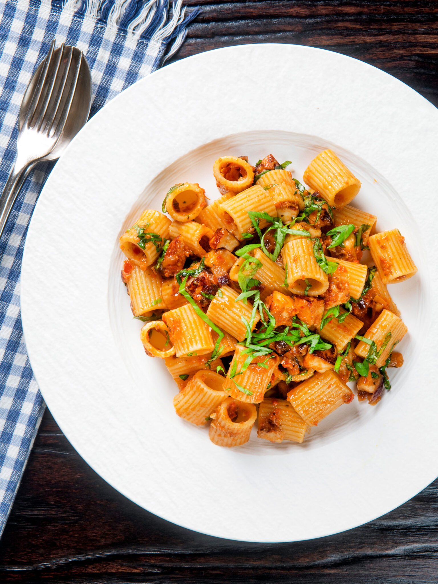 Halloumi Pasta with Red Tomato Pesto Krumpli