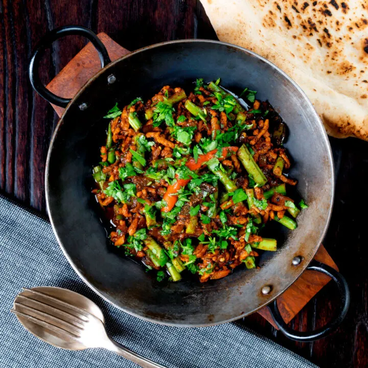 Quick and easy pork mince curry with green beans.