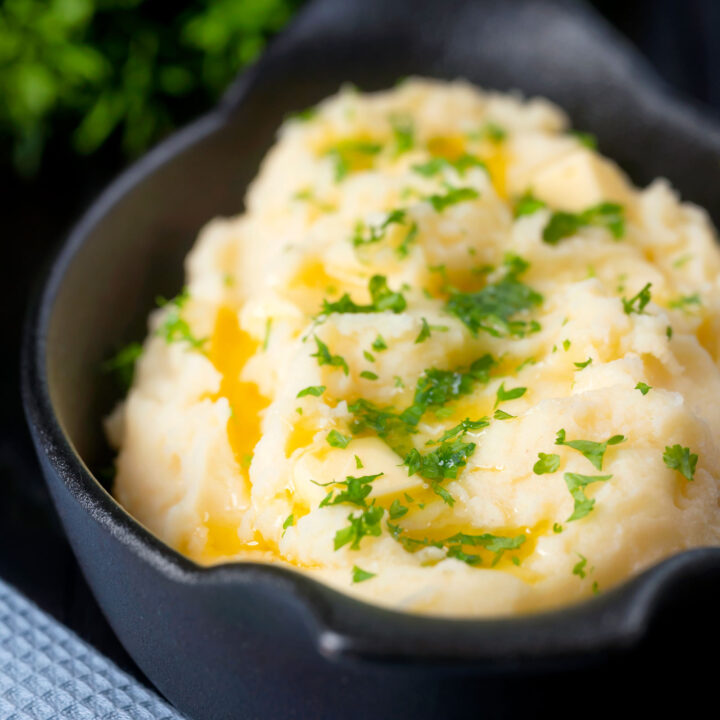 Creamy buttery and perfectly fluffy mashed potatoes.