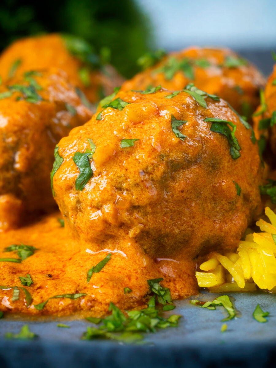 Venison Meatballs in a Yoghurt Curry Sauce Krumpli