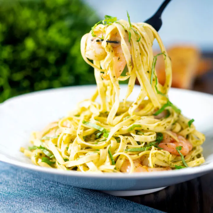 Garlic prawn pasta with basil pesto and linguine.