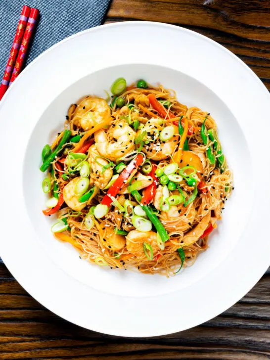 Overhead curried Singapore chow mein noodles with chicken and prawns.