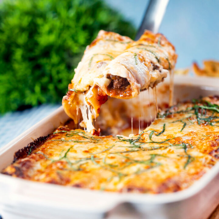 Baked minced beef cannelloni with a golden bechamel sauce and mozzarella topping.