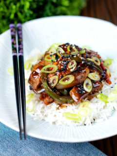 Chinese takeaway style beef in black bean sauce with green peppers.