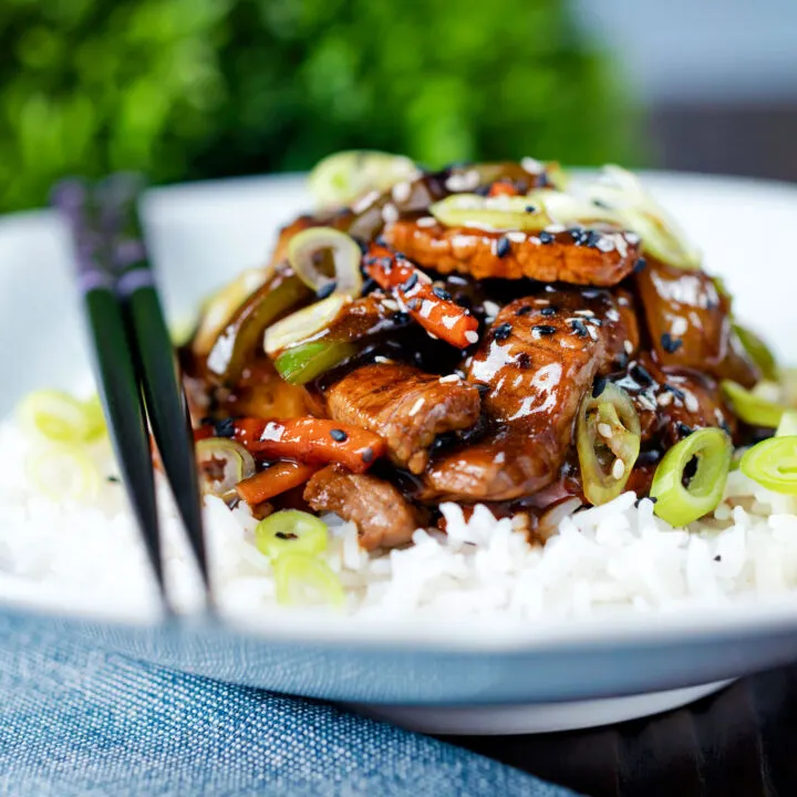 British Chinese takeaway style beef in black bean sauce served with rice.