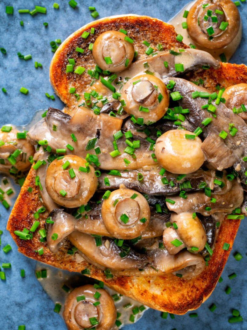 Creamy Garlic Mushrooms on Toast Krumpli