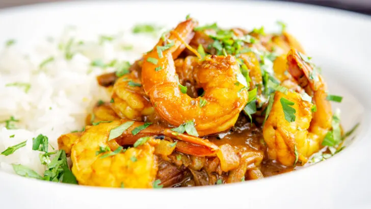 Quick hot and sour Indian prawn curry with tamarind.