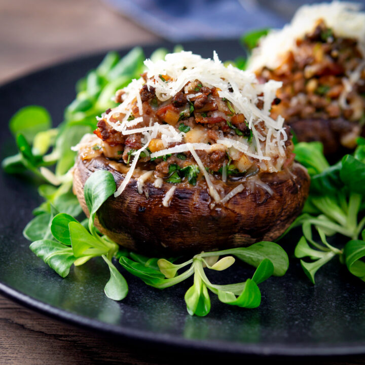 Beef mince and bacon stuffed Portobello mushrooms topped with freshly grated parmesan cheese.