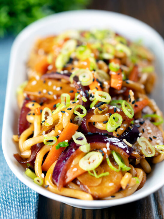 Vegan sweet and sour vegetable and udon noodles stir fry.