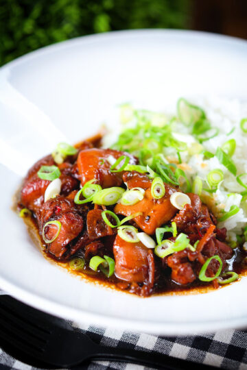 Vietnamese coconut caramel chicken served with jasmine rice and spring onions.
