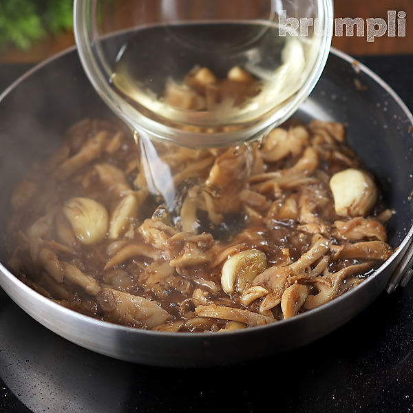 Chicken Chasseur process shots 11 of 16