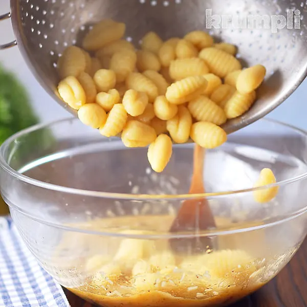 Gnocchi Carbonara process shots 10 of 13