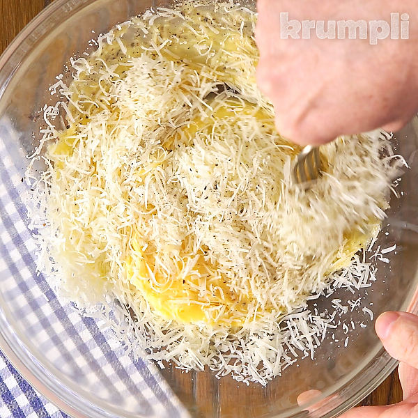 Gnocchi Carbonara process shots 4 of 13