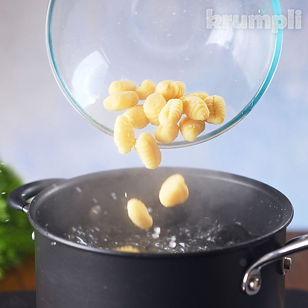 Gnocchi Carbonara process shots 7 of 13