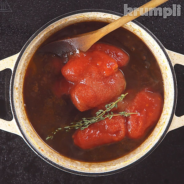 Kokkinisto Greek Beef Stew process shots 11 of 14