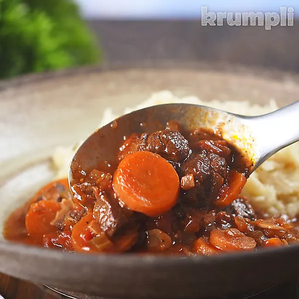 Kokkinisto Greek Beef Stew process shots 14 of 14