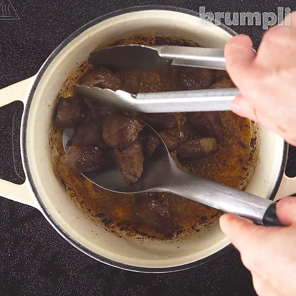Kokkinisto Greek Beef Stew process shots 2 of 14