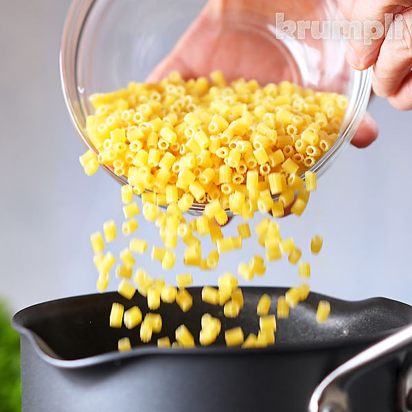 Pasta e Piselli process shots 7 of 11