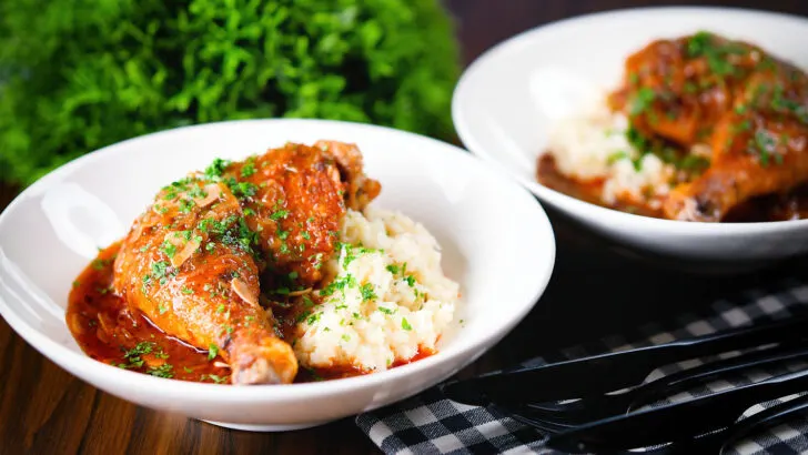 Poulet au vinaigre, chicken legs in vinegar served with celeriac mash.