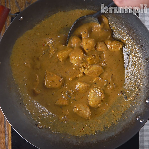 Satay Chicken Curry process shots 10 of 16