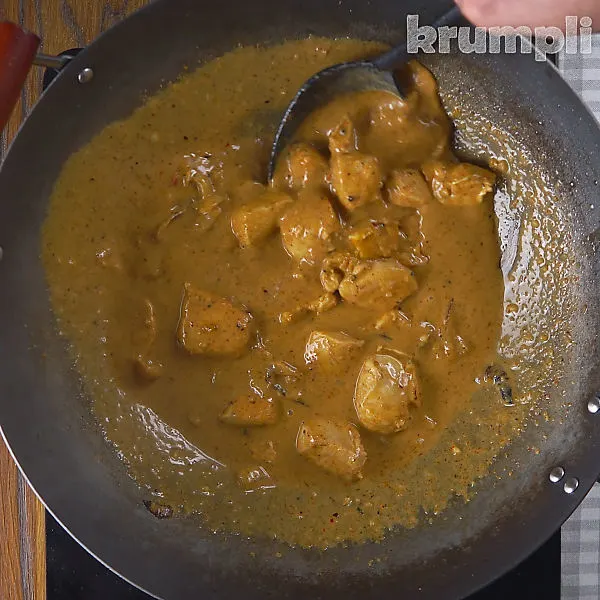 Satay Chicken Curry process shots 10 of 16